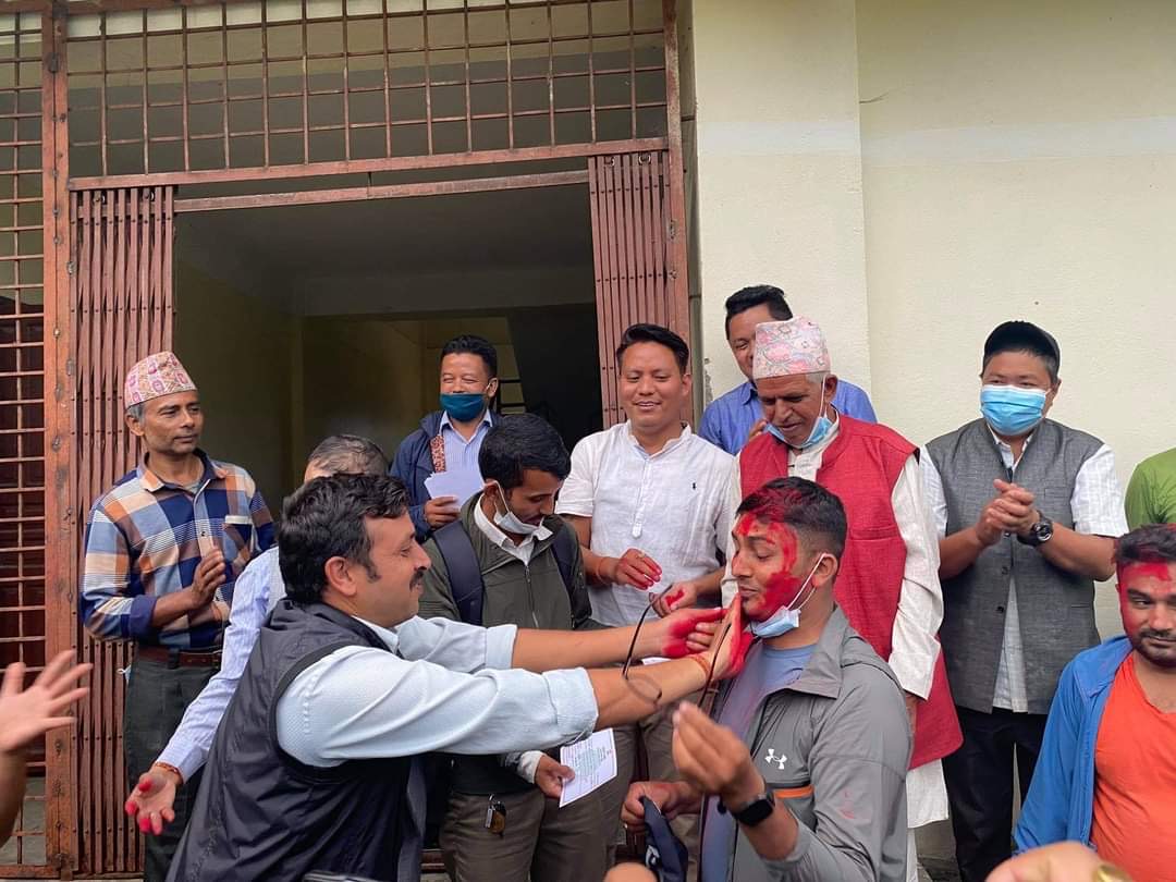 नारायण पनेरुले नेपाली कांग्रेस परित्याग गरी राष्ट्रिय स्वतन्त्र पार्टीमा प्रवेश