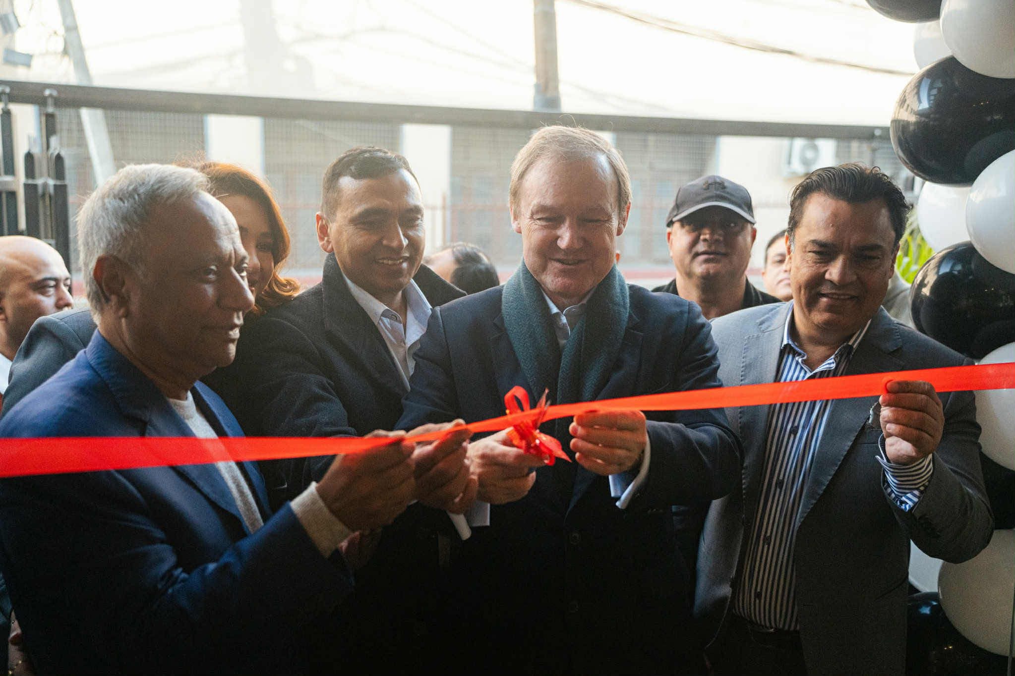 लैनचौरमा हिमालयन जाभाको नयाँ आउटलेट