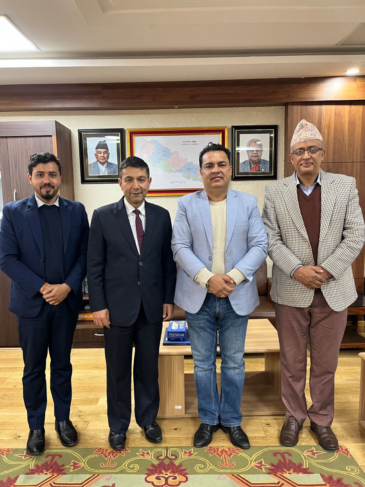 एनआरएनएद्वारा स्पेनमा घुम्ती राहदानी शिविरको माग