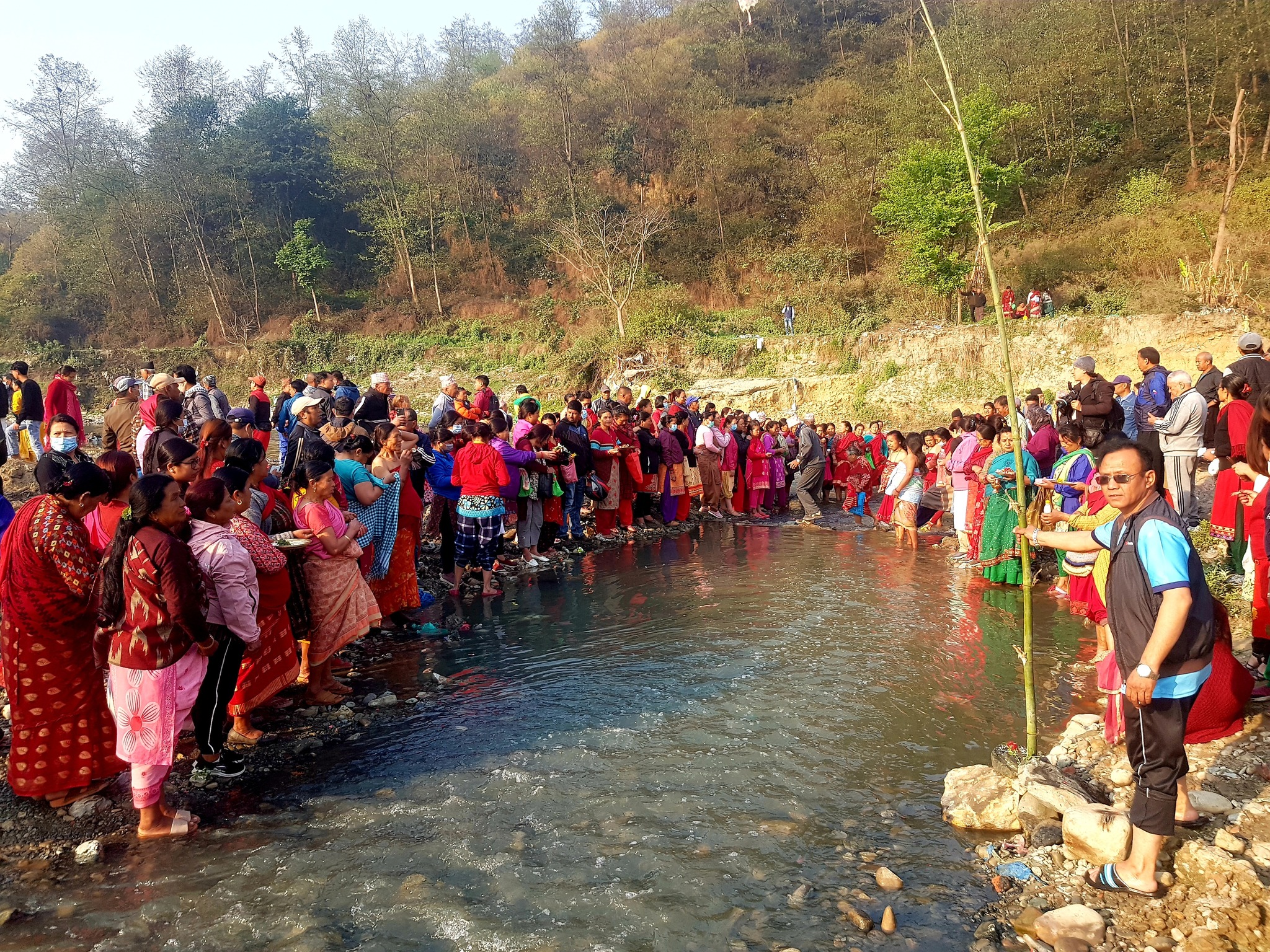 भोली नेखु खोलामा चोभारको आनन्दादि लोकेश्वर स्नान मेला