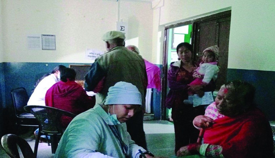 नेत्रज्योति दिवसका अवसरमा कीर्तिपुरमा निःशुल्क आँखा परिक्षण