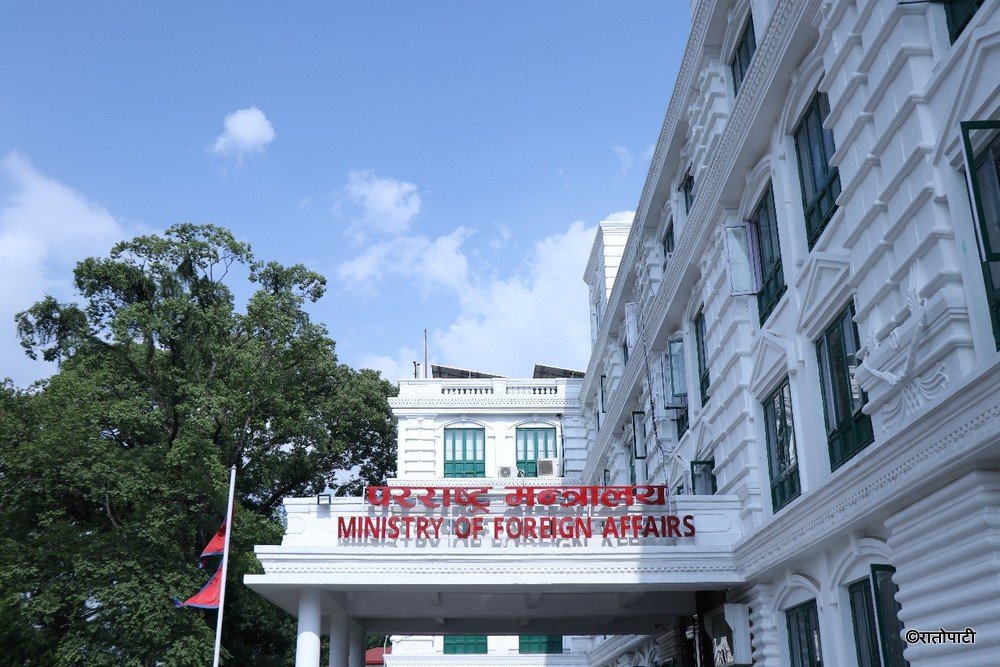 ६ राजदूत फिर्ता बोलाउने सरकारको निर्णय