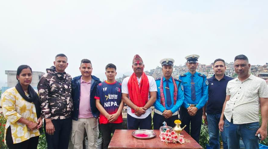 कीर्तिपुर ट्राफिक प्रभाग प्रमुख प्रकाश गए, रवि आए
