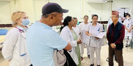 अस्पताल निरीक्षणपछि मेयर कृष्णमान दिए डायलाईसिस मेसिन थप्ने वचन