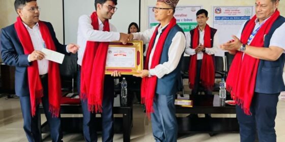 कीर्तिपुर पूर्णखोप सुनिश्चितता नगर घोषणासंगै स्वास्थ्यकर्मी र स्वयंसेविकाहरु सम्मानित