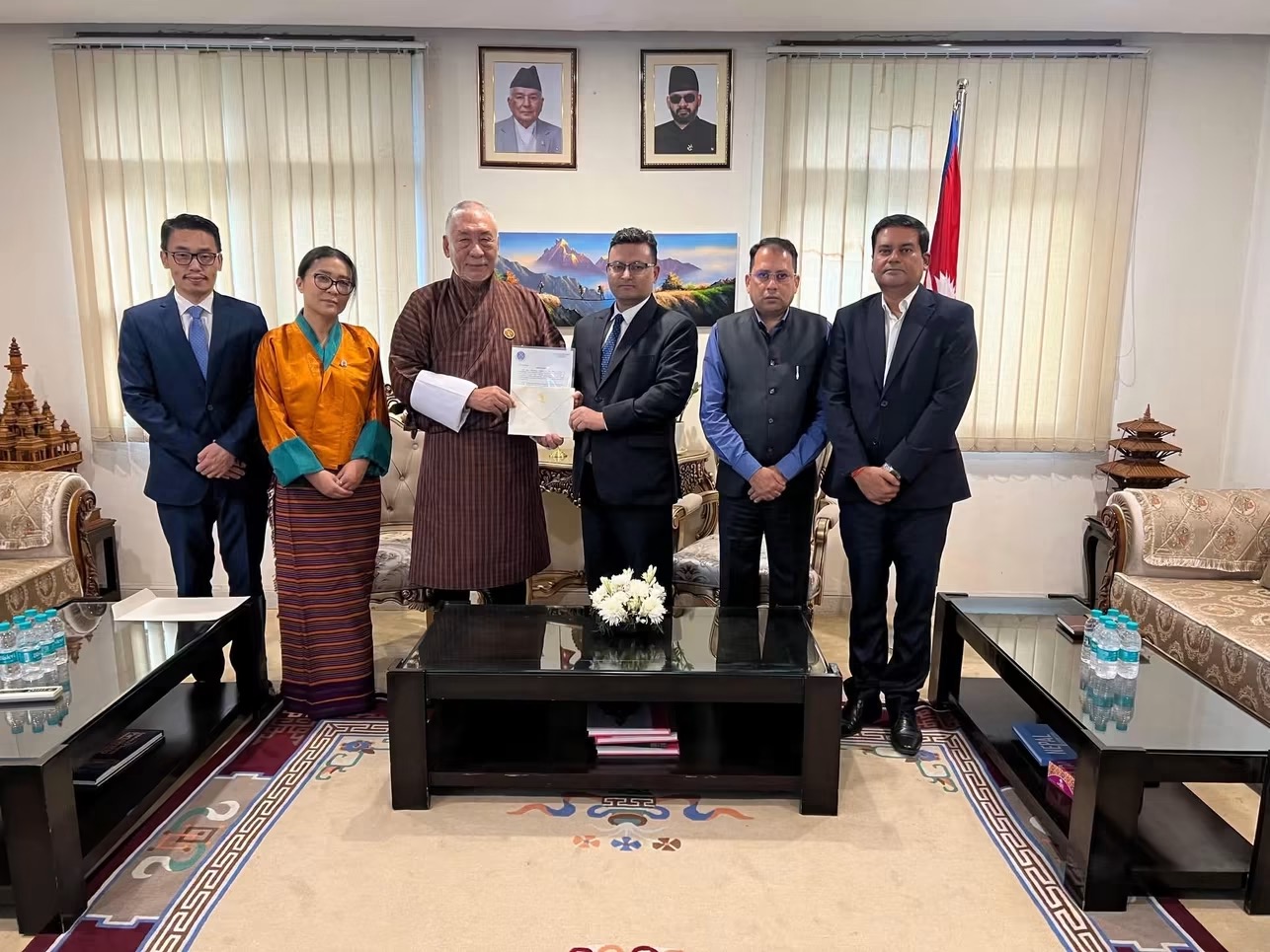 भुटानद्वारा नेपाललाई १० करोड भारतीय रुपैयाँ सहयोग, राजाको आदेशमा विपद् राहत कोषमा रकम प्रदान
